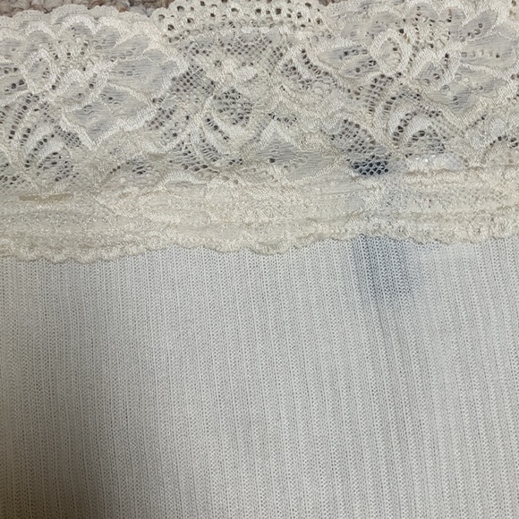 2/$15 H&M White Lace Off the Shoulder Top in Great Condition - Picture 2 of 5